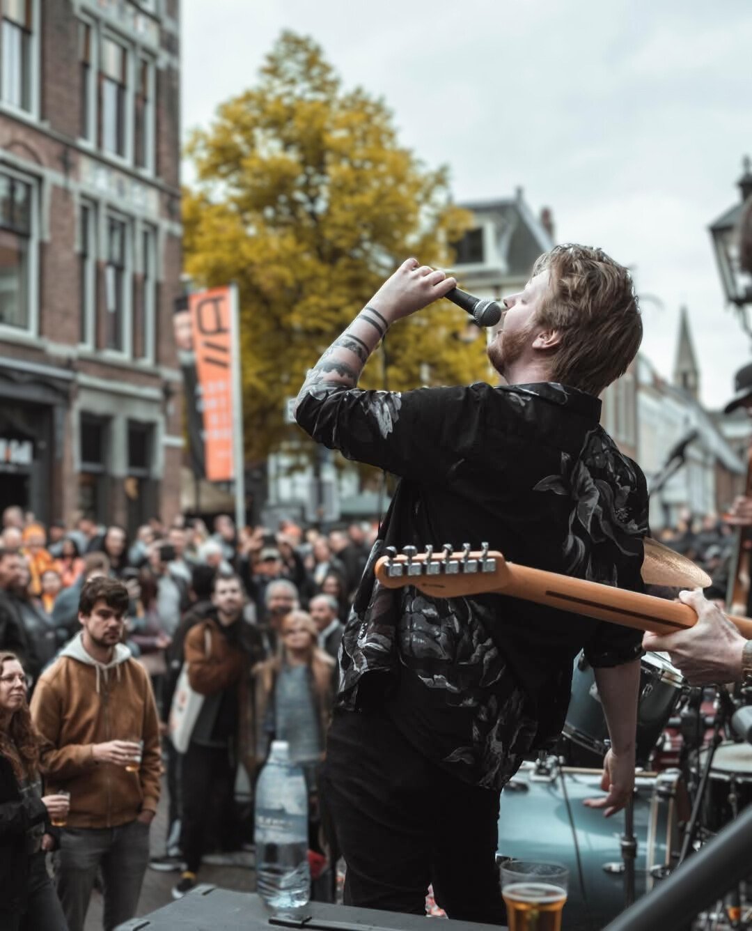 zanger joost staredownband